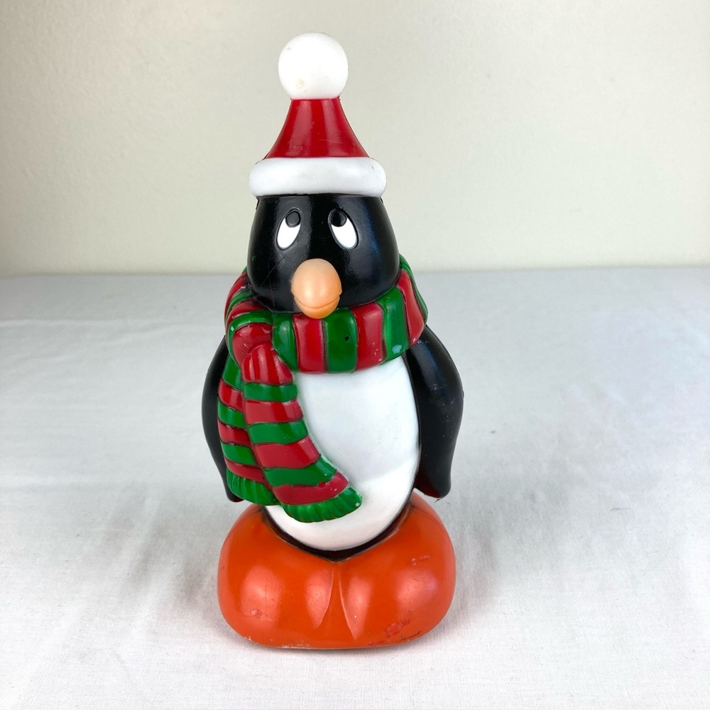General Foam Blow Mold Chilly Willy Penguin